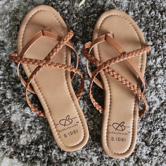 Bobbie Brooks Braided Strap Flip Flop Flat Heel Sandals Tan Size (5-6) (NWOT) - Picture 1 of 9